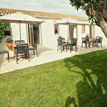 Lost & Found - Guesthouse & Suites-2
